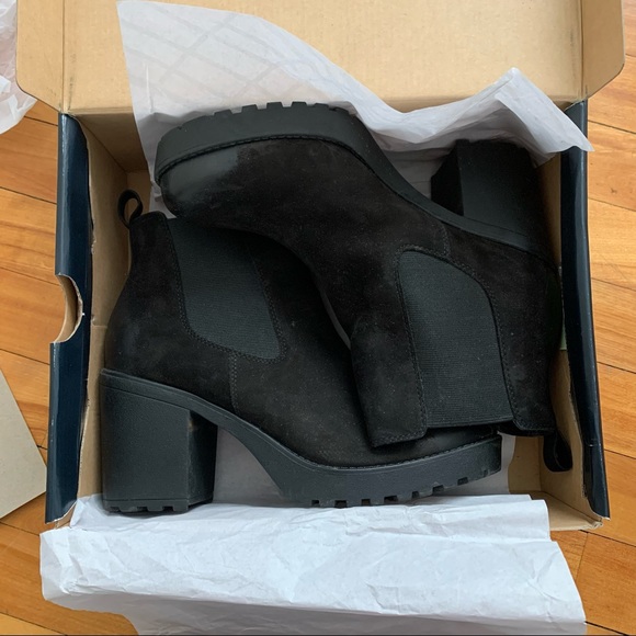 EUC Block-heeled Bootie - Picture 2 of 8